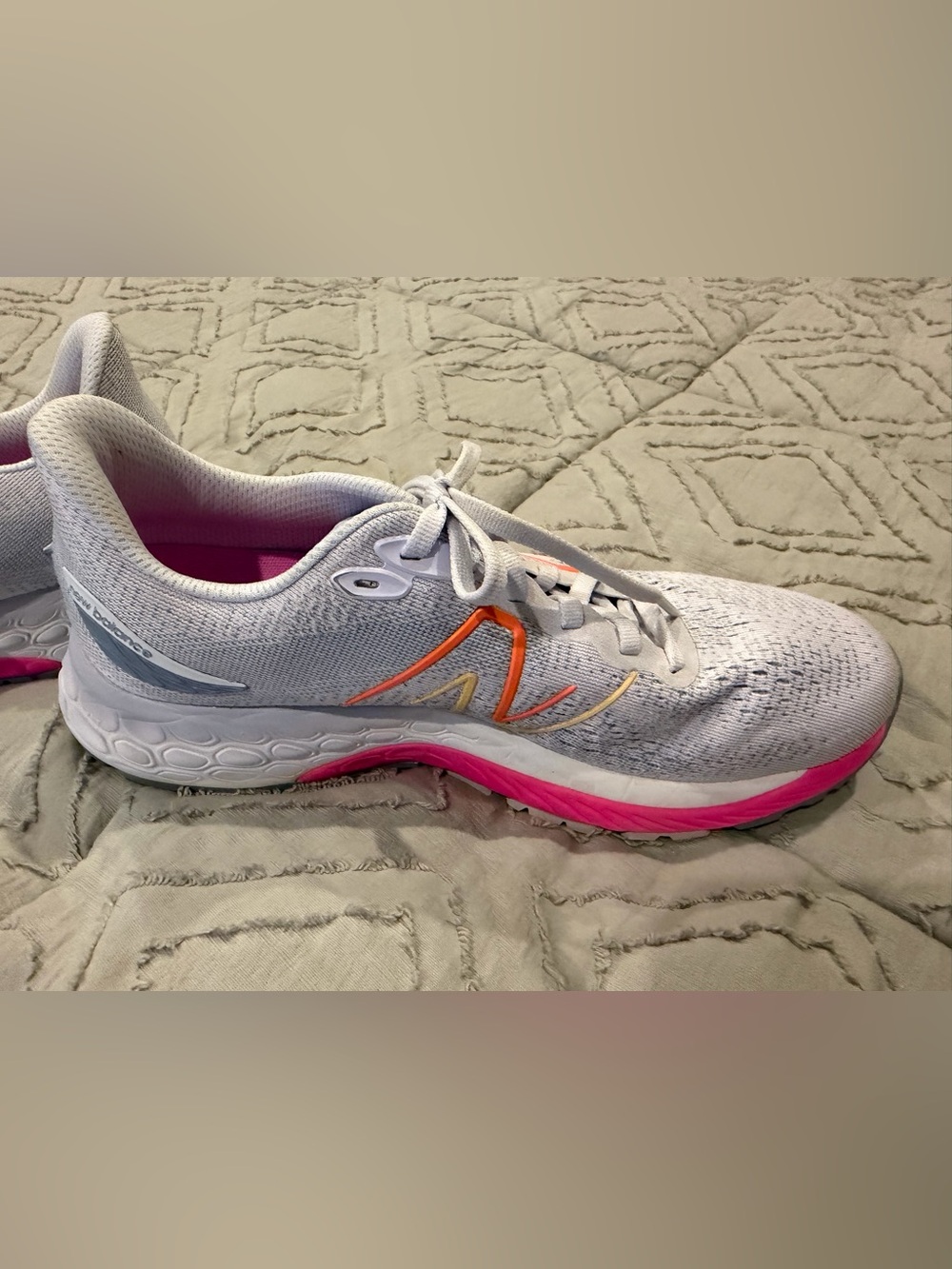 New Balance Women’s 8.5 Light Gray, Pink & Orange 880v12 Athletic Running Shoes - Picture 4 of 4